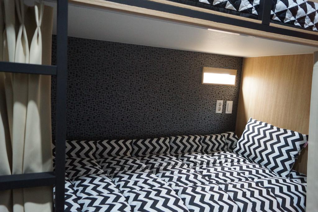 Mozzihostel Busan Station Екстер'єр фото