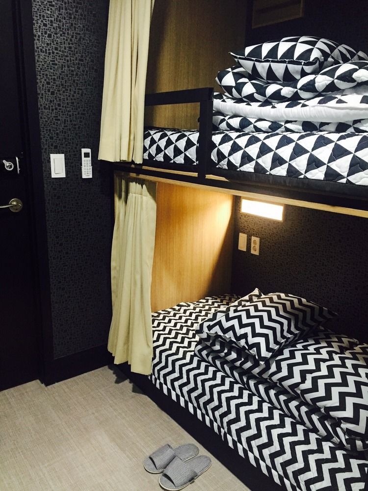 Mozzihostel Busan Station Екстер'єр фото