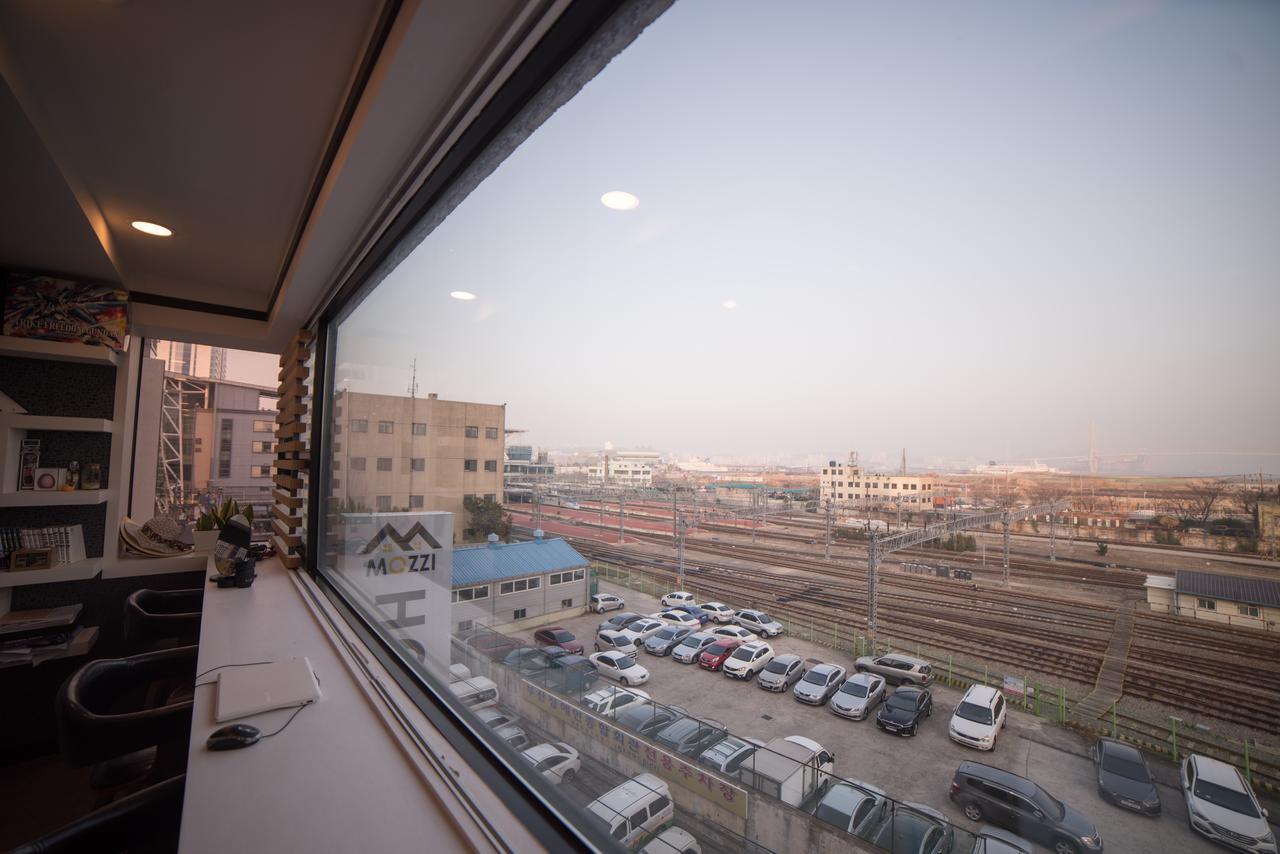 Mozzihostel Busan Station Екстер'єр фото