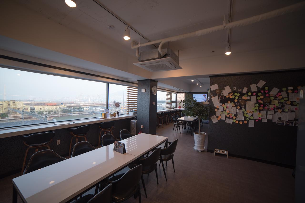 Mozzihostel Busan Station Екстер'єр фото
