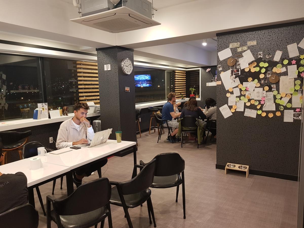 Mozzihostel Busan Station Екстер'єр фото
